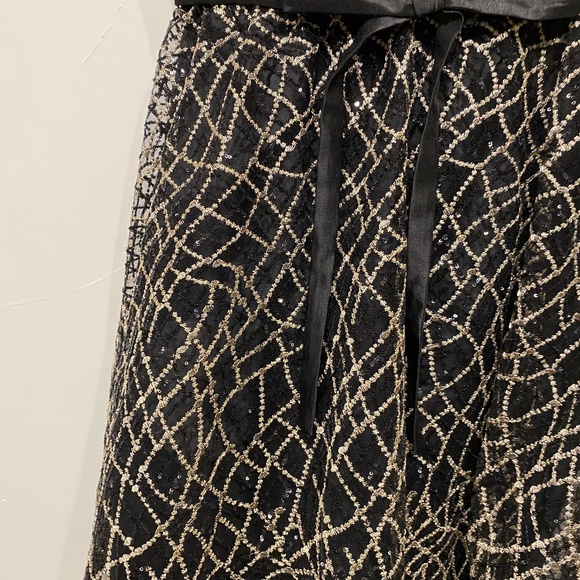 Calvin Klein Mesh Embroidered Spider Web V-Neck Whimsygoth Cocktail Party Dress - Picture 4 of 6